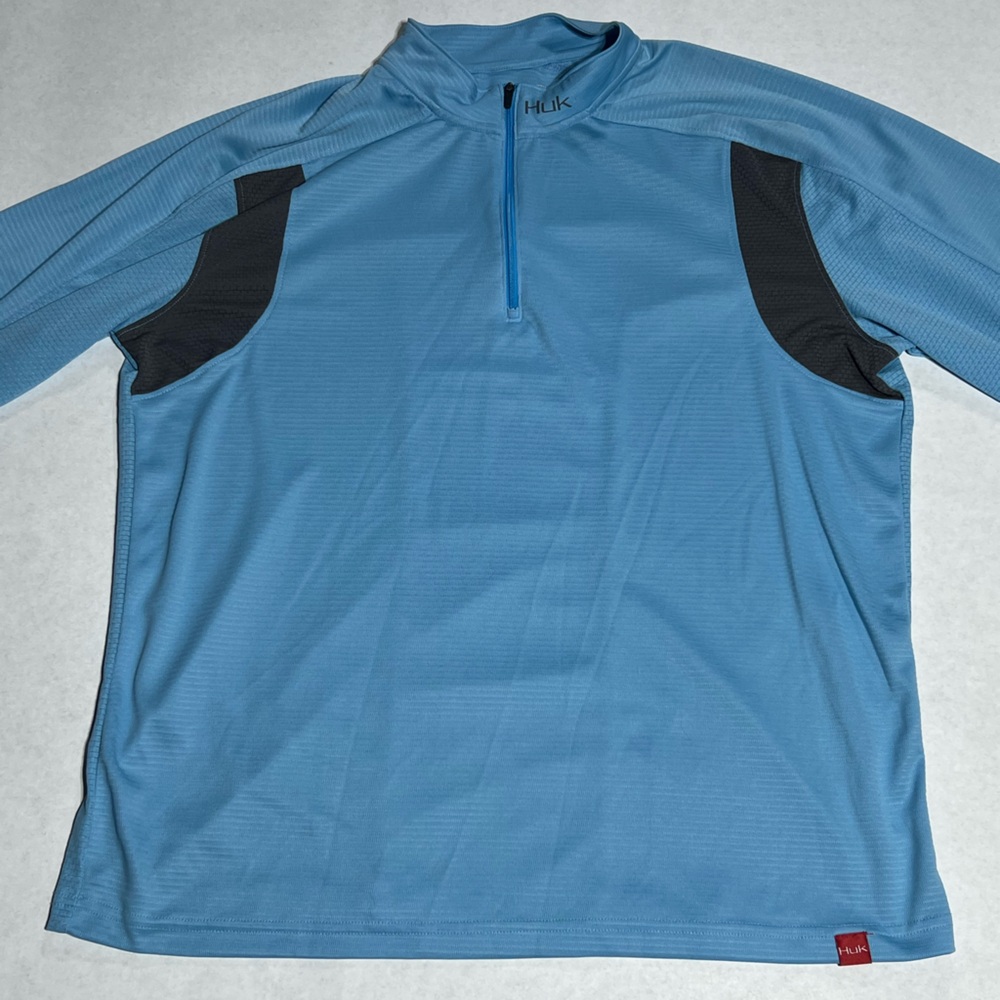 Huk Men's Blue and Black Fishing shirt size Medium